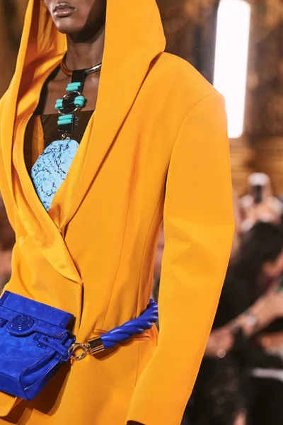 Look 152